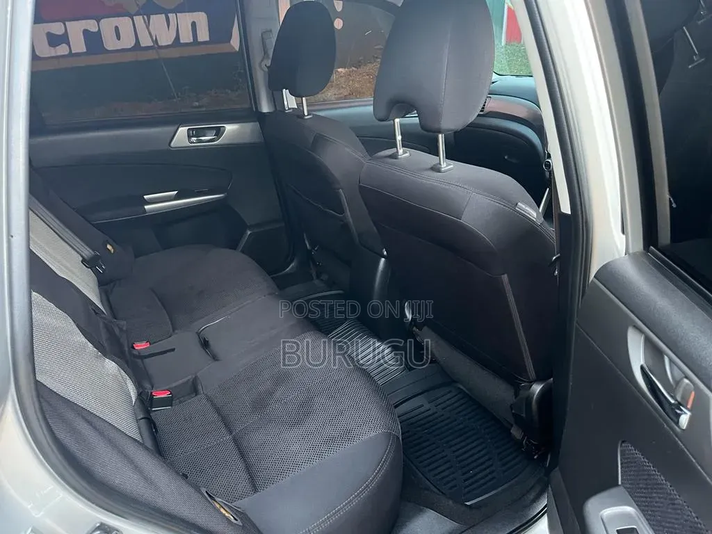 Subaru Forester 2010 Silver