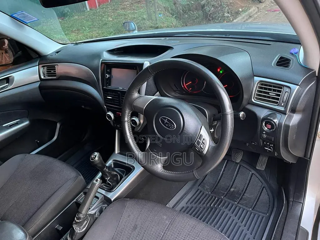 Subaru Forester 2010 Silver