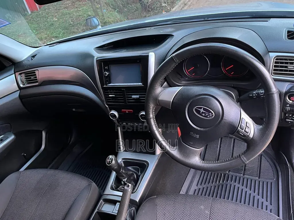 Subaru Forester 2010 Silver