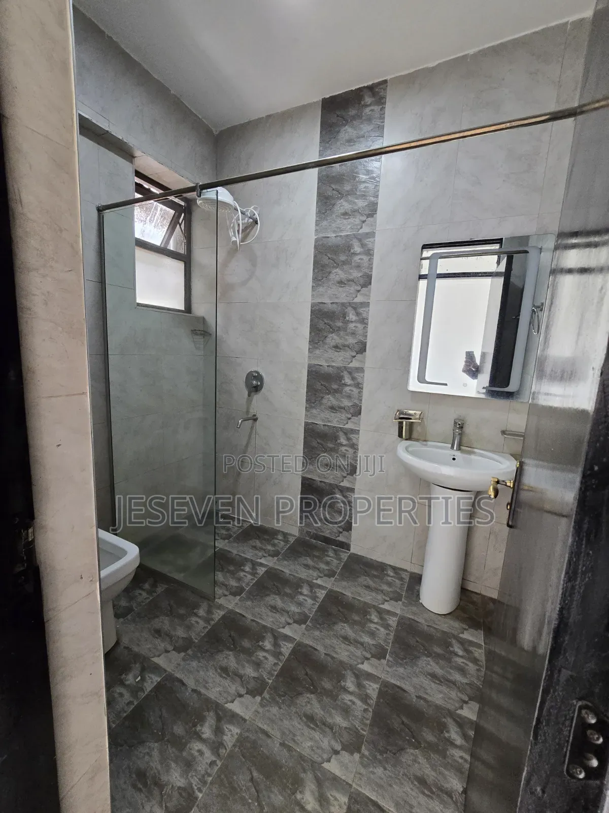 4bdrm Apartment in Parklands Third for rent