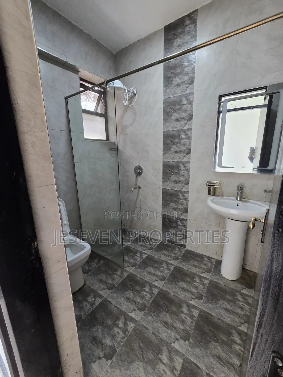 4bdrm Apartment in Parklands Third for rent