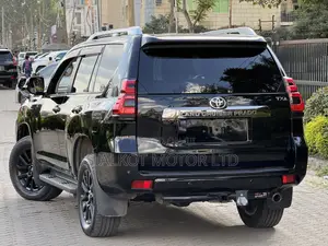 Toyota Land Cruiser Prado 2.8 2021 Black