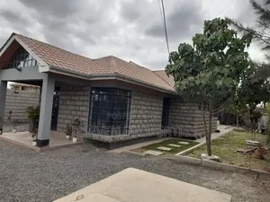 3bdrm Bungalow in Quarry Road, Viraj Area for sale