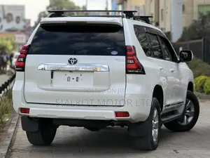 Toyota Land Cruiser Prado 2.7 2019 White