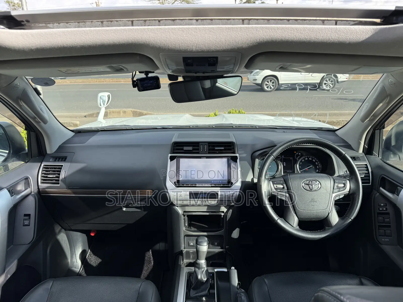 Toyota Land Cruiser Prado 2.7 2019 White