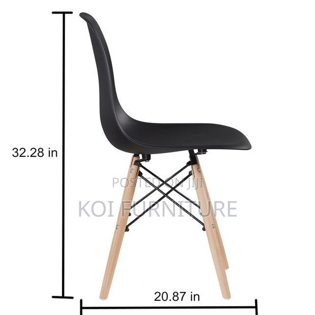 Dining Chairs; Eames Dining Chairs With Wooden Legs - thumbnail 2