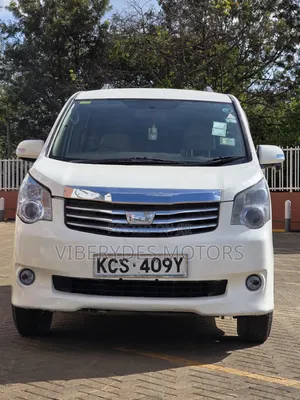 Toyota Noah 2011 White