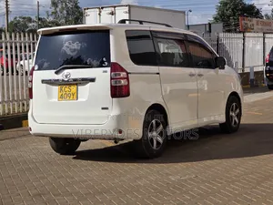 Toyota Noah 2011 White