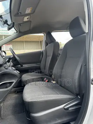 Toyota Sienta 1.5 AWD 2019 Silver