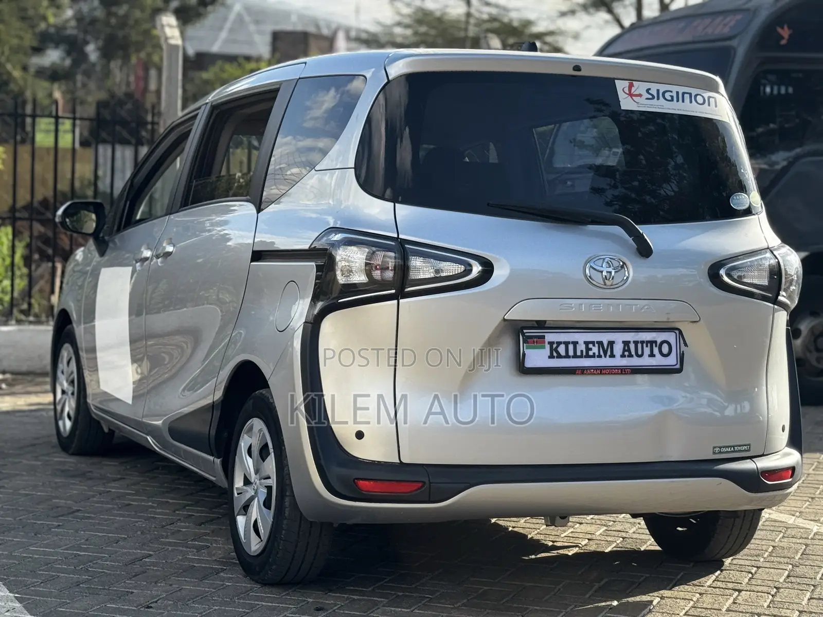Toyota Sienta 1.5 AWD 2019 Silver