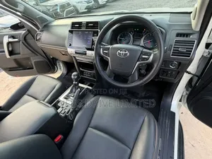 Toyota Land Cruiser Prado 2.8 2022 Pearl