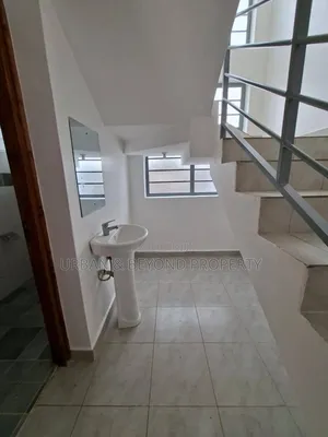 4bdrm Townhouse / Terrace in Karai for rent