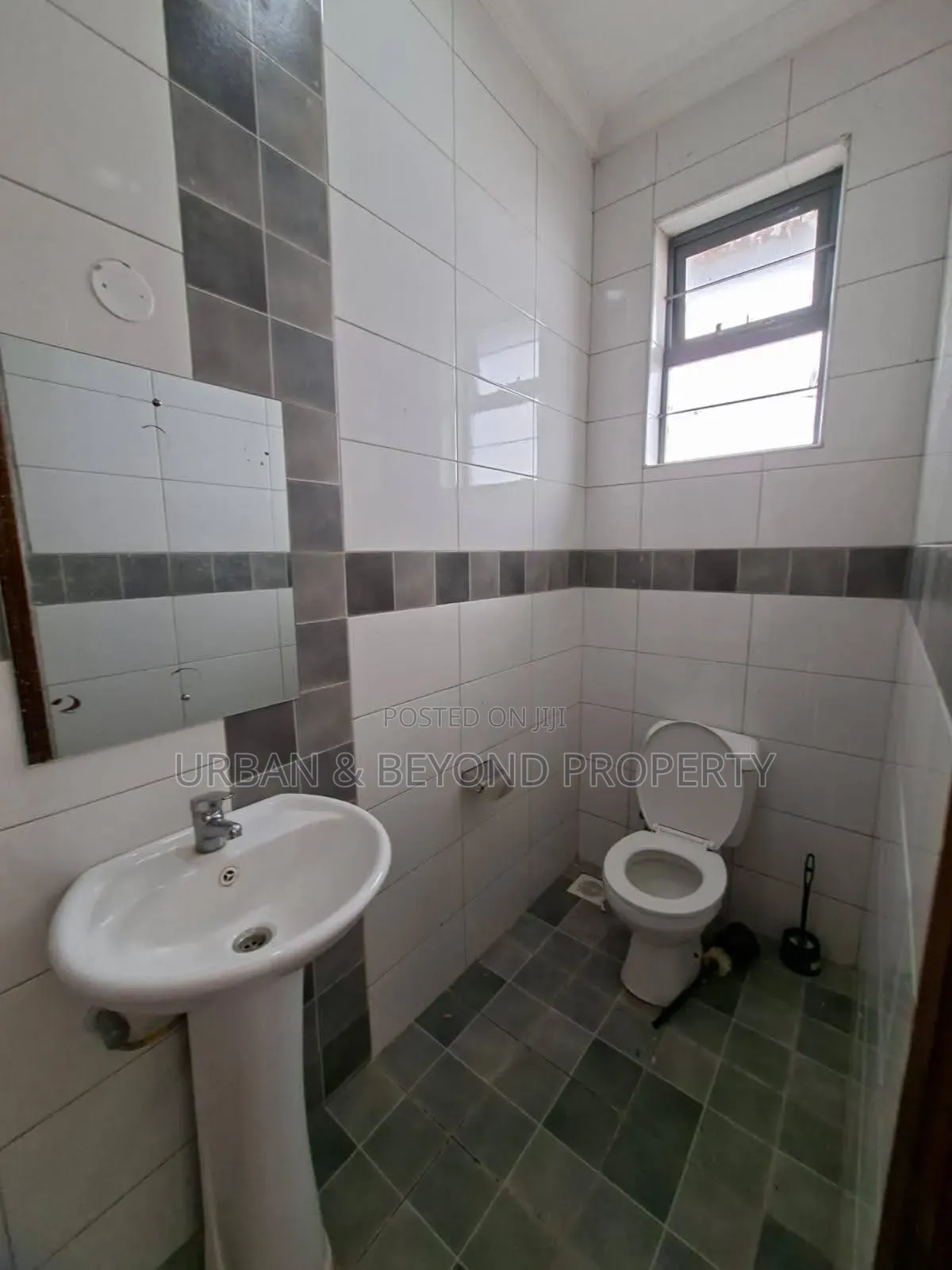 4bdrm Townhouse / Terrace in Karai for rent
