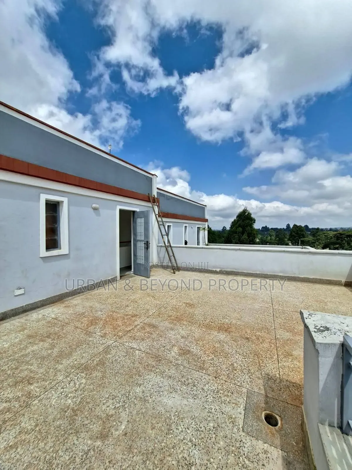 4bdrm Townhouse / Terrace in Karai for rent