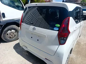 Nissan Dayz 2019 Off white