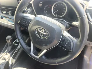 Toyota Corolla LE (1.8L 4cyl 2A) 2019 Blue