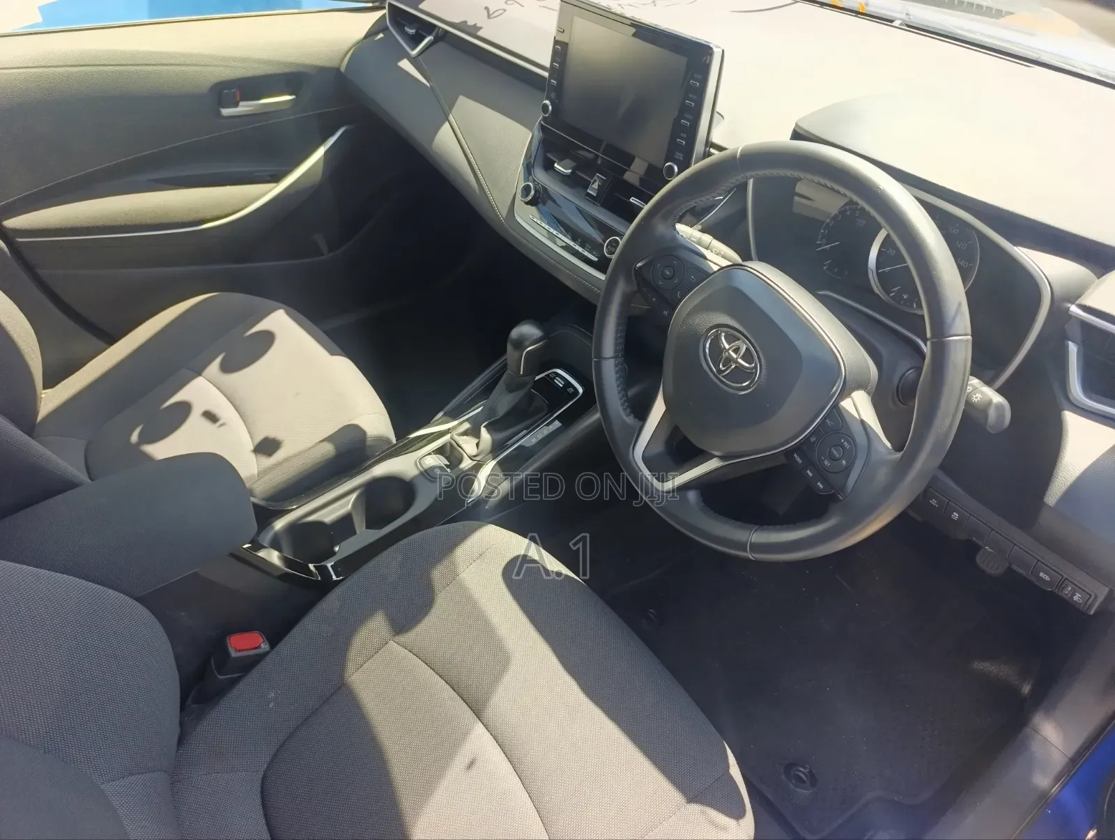 Toyota Corolla LE (1.8L 4cyl 2A) 2019 Blue
