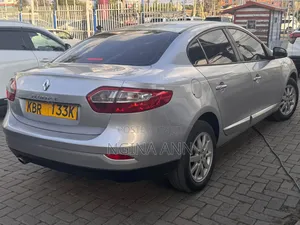 Renault Fluence 2011 Silver