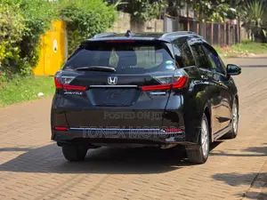 Honda Fit Shuttle 1.5 Hybrid 2WD 2019 Black