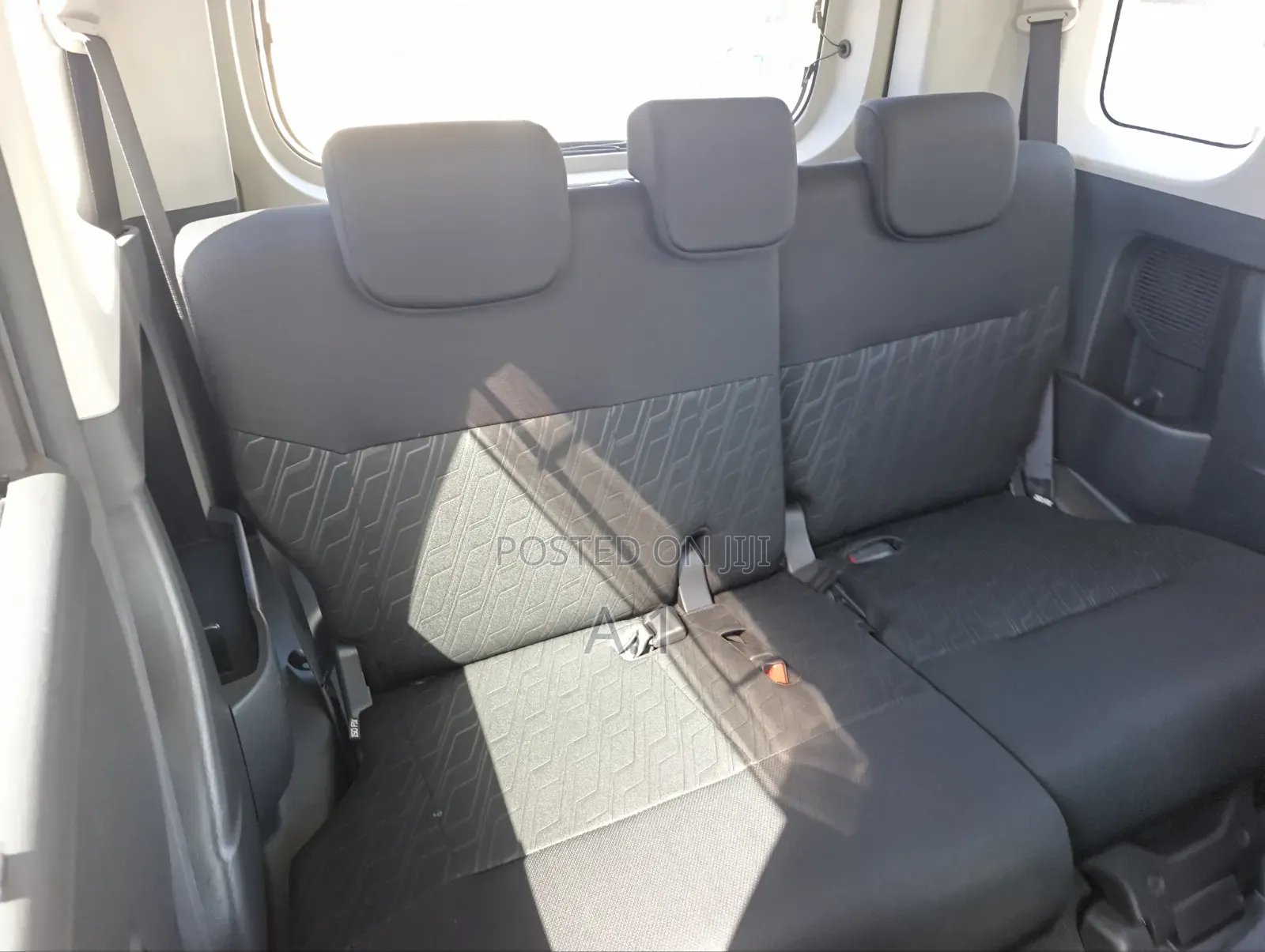 Toyota Tank 1.0 FWD 2019 Blue