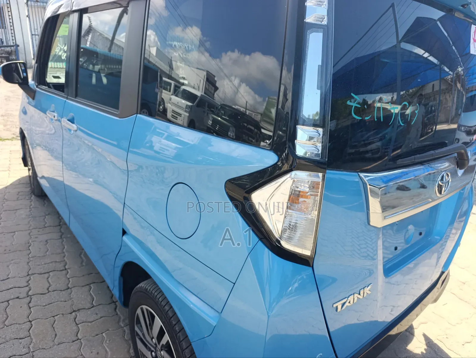 Toyota Tank 1.0 FWD 2019 Blue