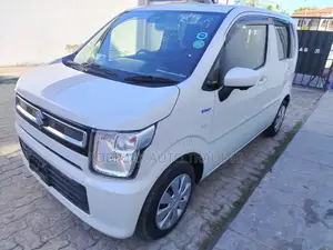 Suzuki Wagon R 2019 White