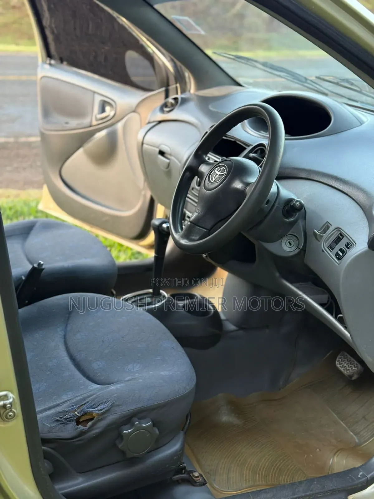 Toyota Vitz 2003 Silver