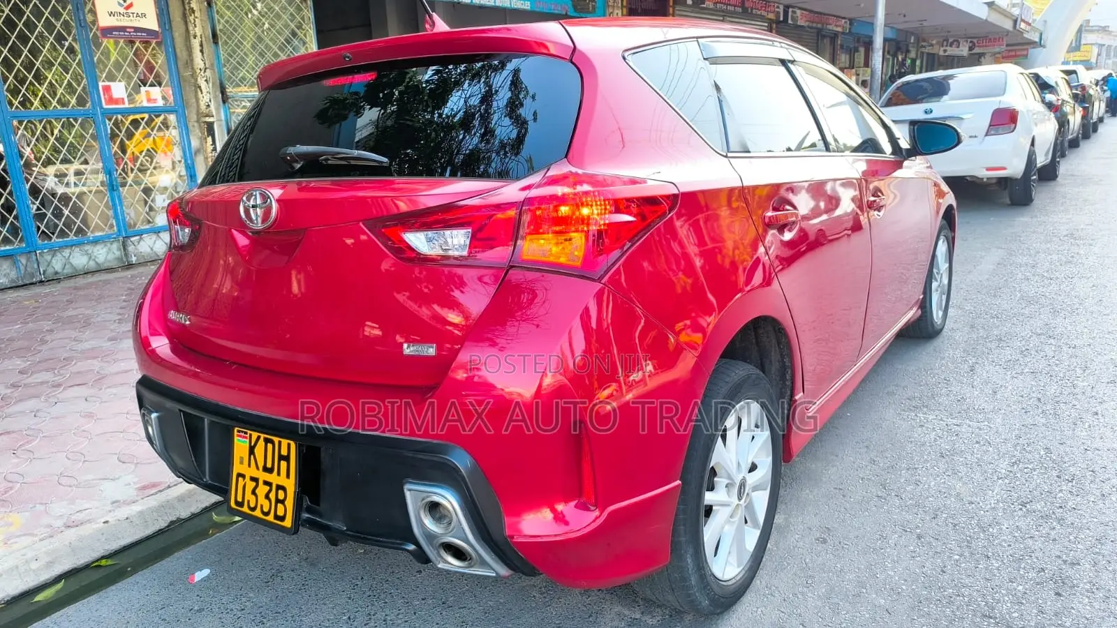 Toyota Auris 2015 Red