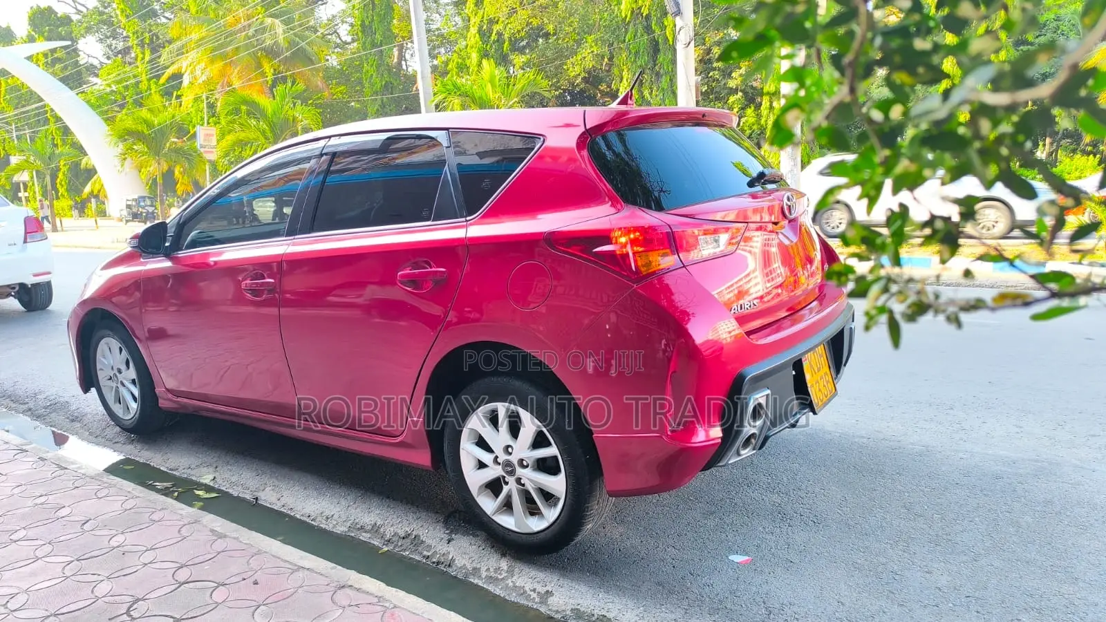 Toyota Auris 2015 Red