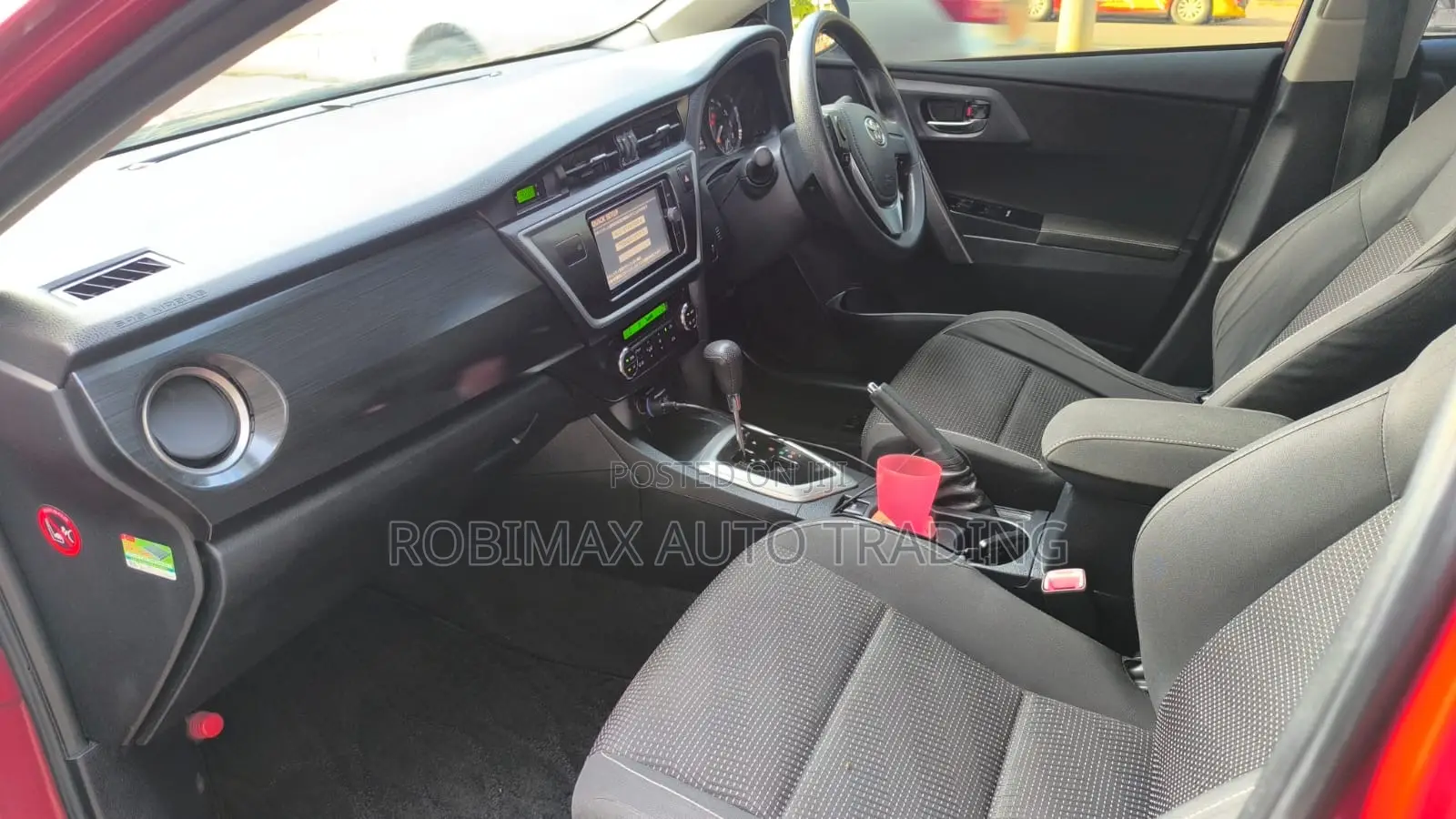 Toyota Auris 2015 Red
