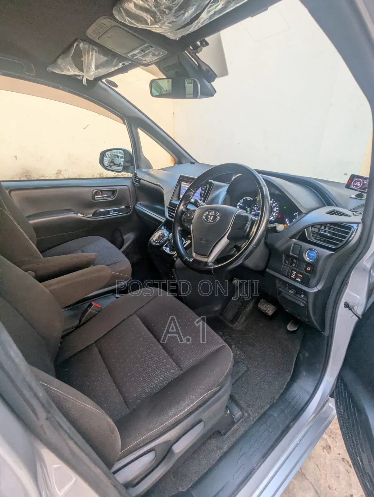 Toyota Voxy 2019 Silver