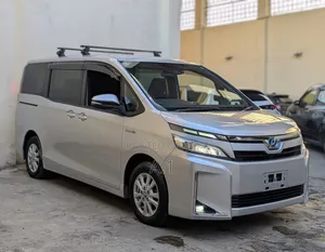 Toyota Voxy 2019 Silver