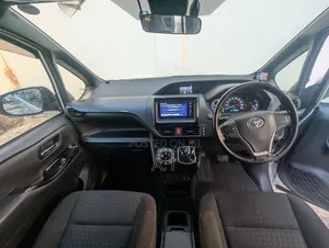 Toyota Voxy 2019 Silver