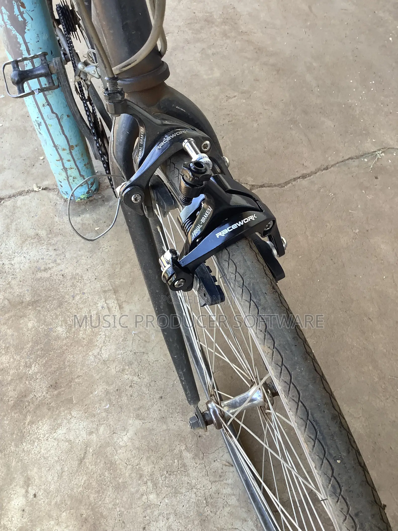 Roadbike Rim Brake. Complete With Pads