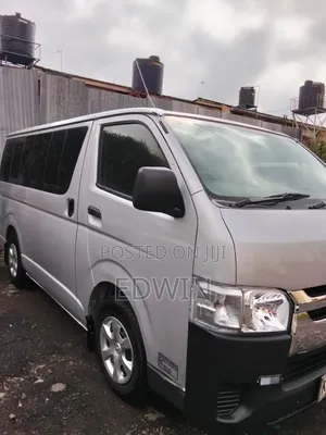 Toyota HiAce 2013 Silver