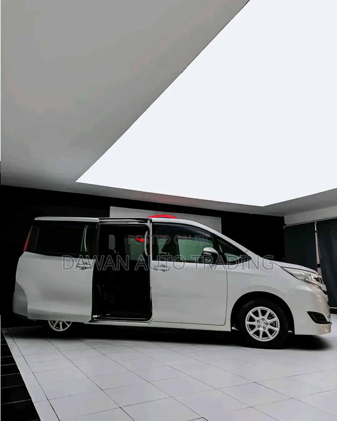 Toyota Noah 2019 Silver