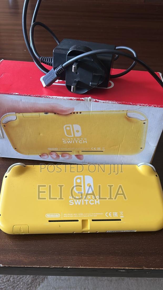 Nintendo Switch Lite - thumbnail 3