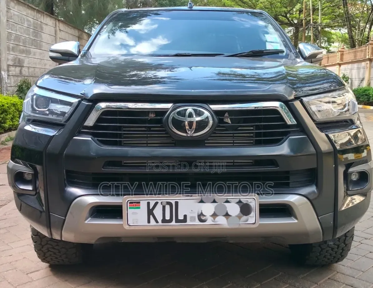 Toyota Hilux Revo Double Cab Deisel 2.8 AWD 2017 Black