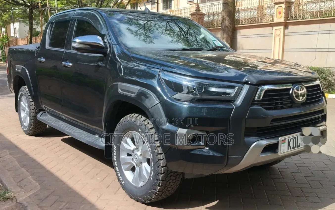 Toyota Hilux Revo Double Cab Deisel 2.8 AWD 2017 Black
