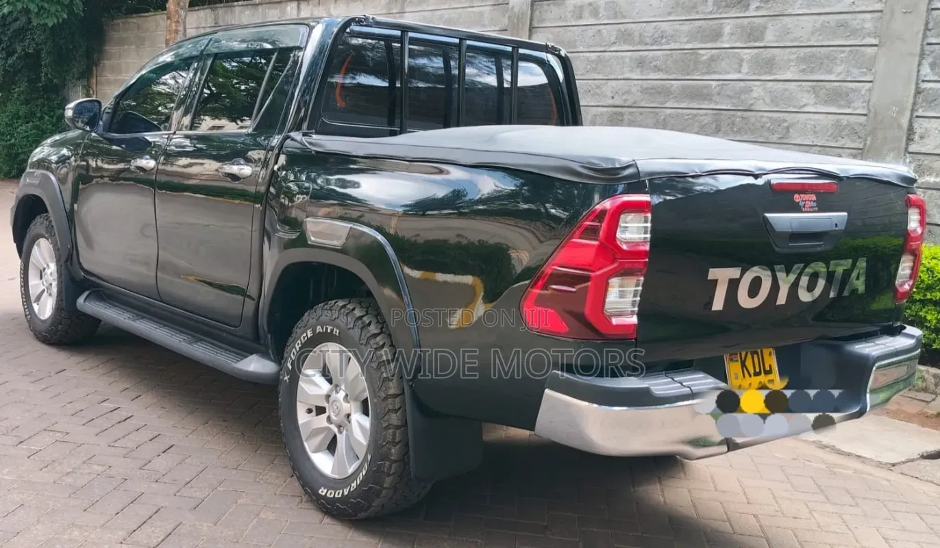 Toyota Hilux Revo Double Cab Deisel 2.8 AWD 2017 Black