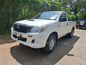 Toyota Hilux 2015 White