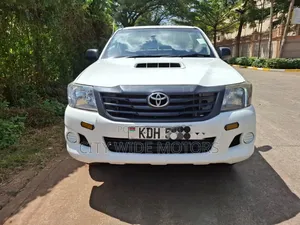 Toyota Hilux 2015 White