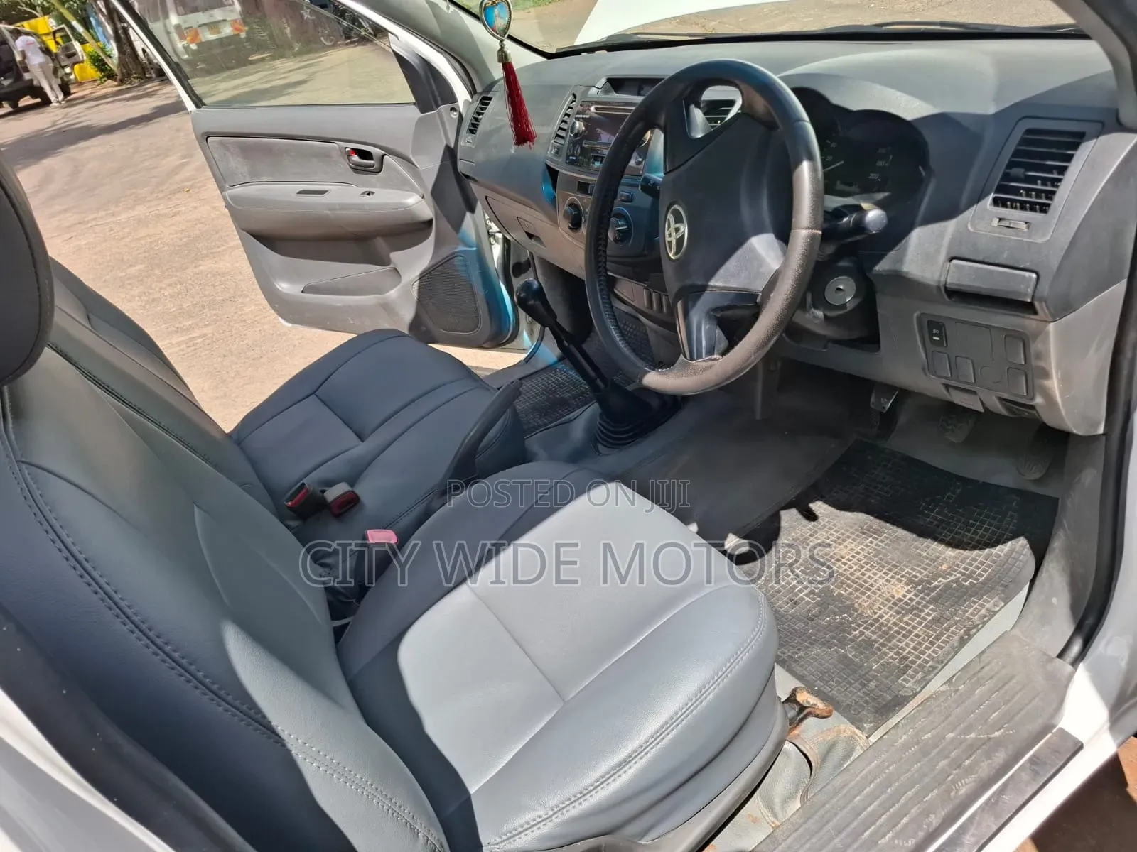 Toyota Hilux 2015 White