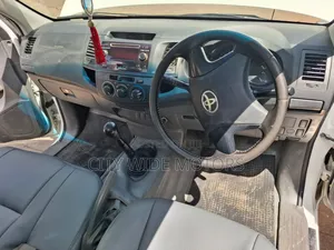 Toyota Hilux 2015 White
