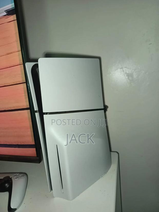 Ps5 1tb Slim Edition With 1 Pad - thumbnail 2