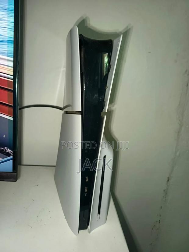 Ps5 1tb Slim Edition With 1 Pad - thumbnail 4