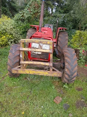 Tractor Mf440