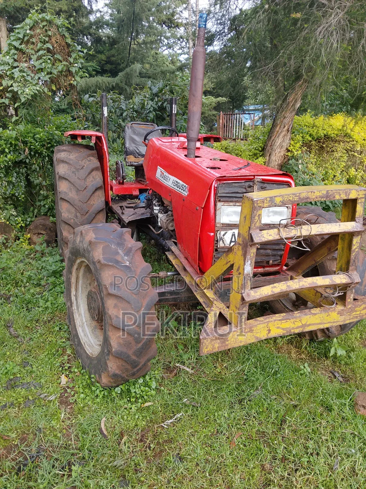 Tractor Mf440