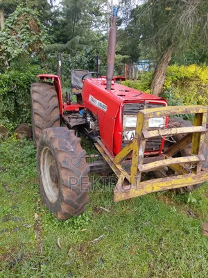 Tractor Mf440
