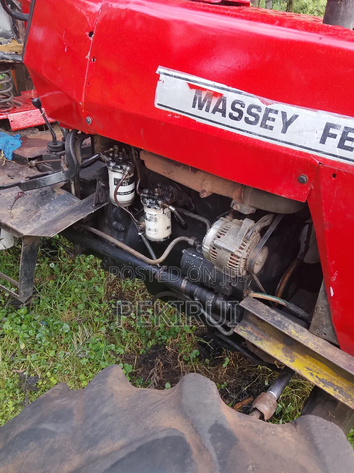 Tractor Mf440